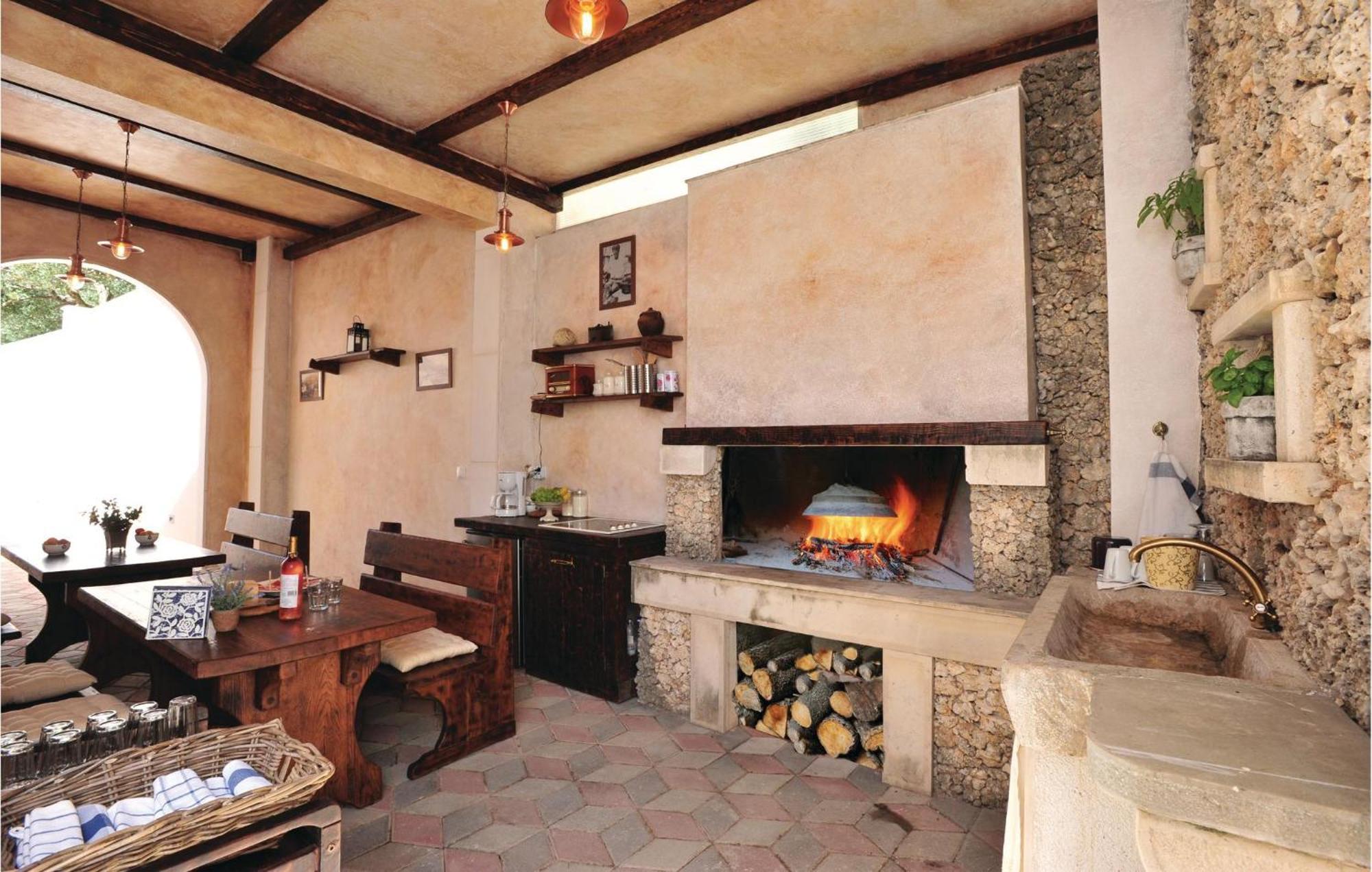 3 Bedroom Gorgeous Home In Makarska Eksteriør bilde