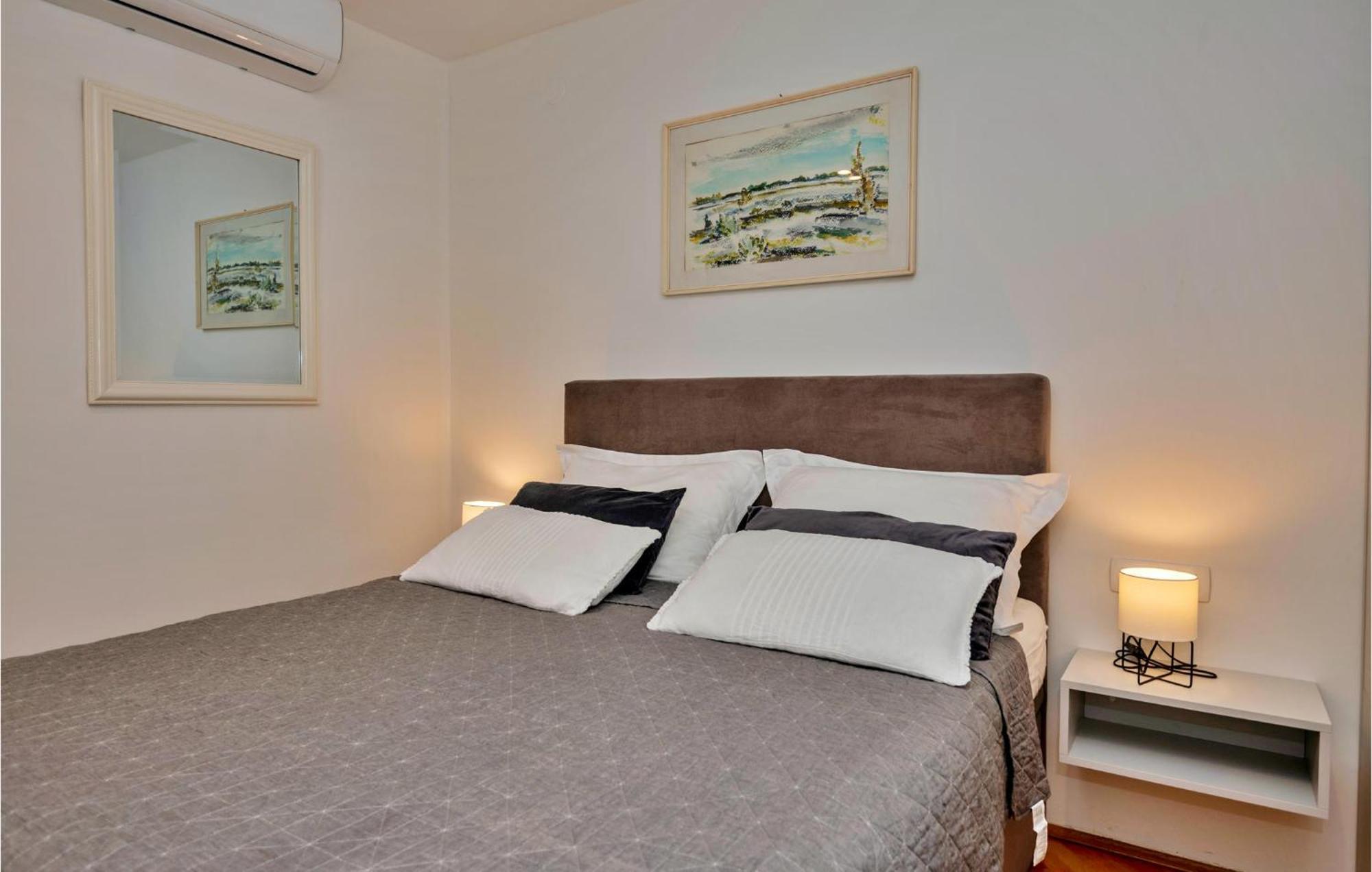 3 Bedroom Gorgeous Home In Makarska Eksteriør bilde